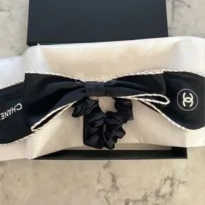 CHANEL | Accessories | Nwt 23a Chanel Black White Logo Silk  display picture 1